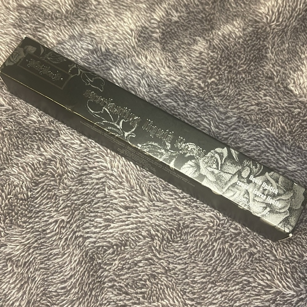 KVD Susperia Everlasting Liquid Lipstick - Picture 4 of 6